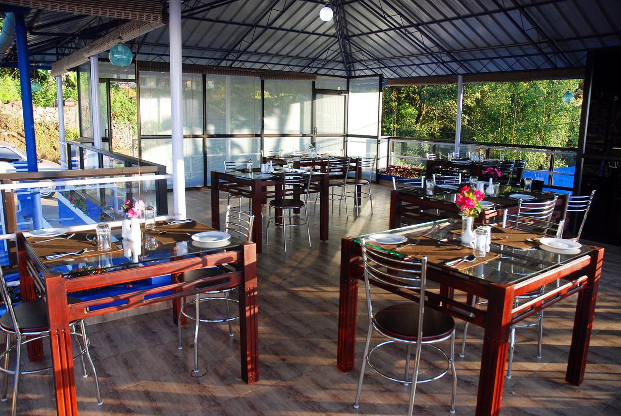 Holly Hock Bed and Breakfast Munnar Exteriör bild